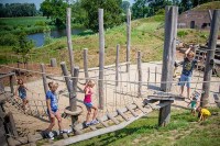 Ausflug mit Kindern in den Niederlanden während des Urlaubs